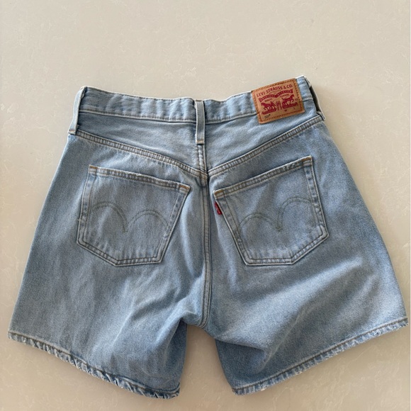 Levi's 501 Mid Thigh Women's Jean Shorts - Picture 4 of 5